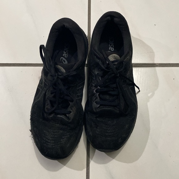 Black ASICS - Picture 3 of 4